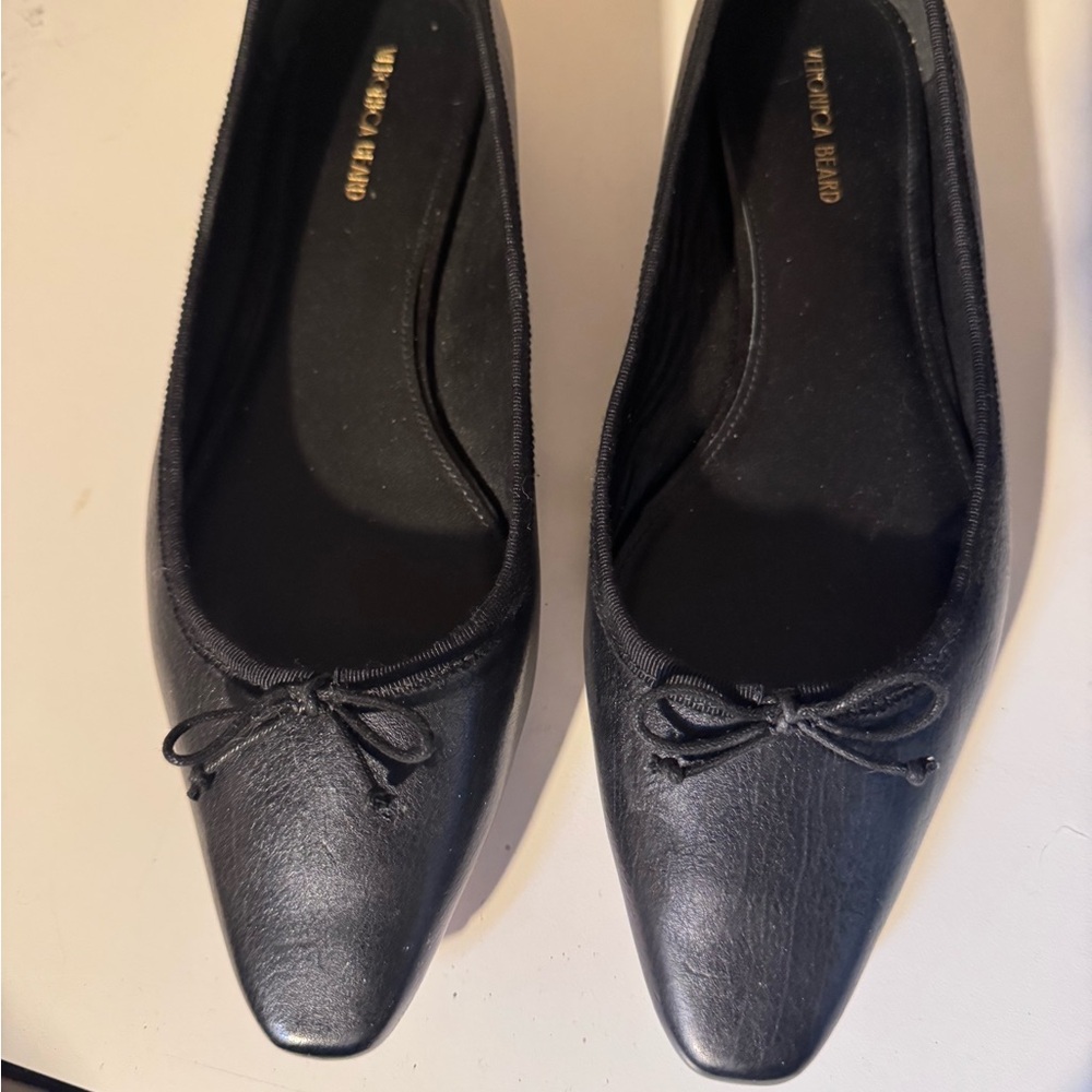 Veronica Beard Black Leather Ballet Flats size 9 ❤️